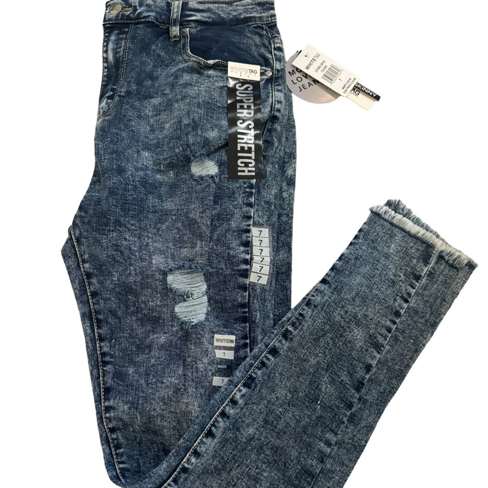 White tag women’s super stretch blue jeans